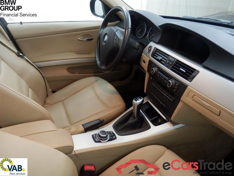 BMW 320D  EFF. BUSINESS LINE + LEDER + NAVI PRO + PDC AR *KOPPELING + VLIEGWIEL VERVANGEN OP 119074KM* #3