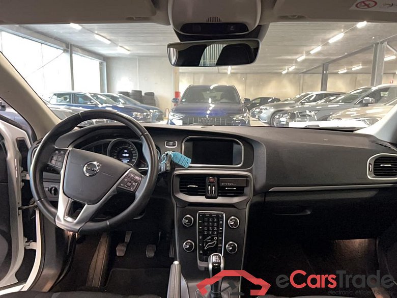 Volvo V40 2.0 D2 Black Edition LED-Xenon Navi 1/2 Leather Klima PDC ... #3