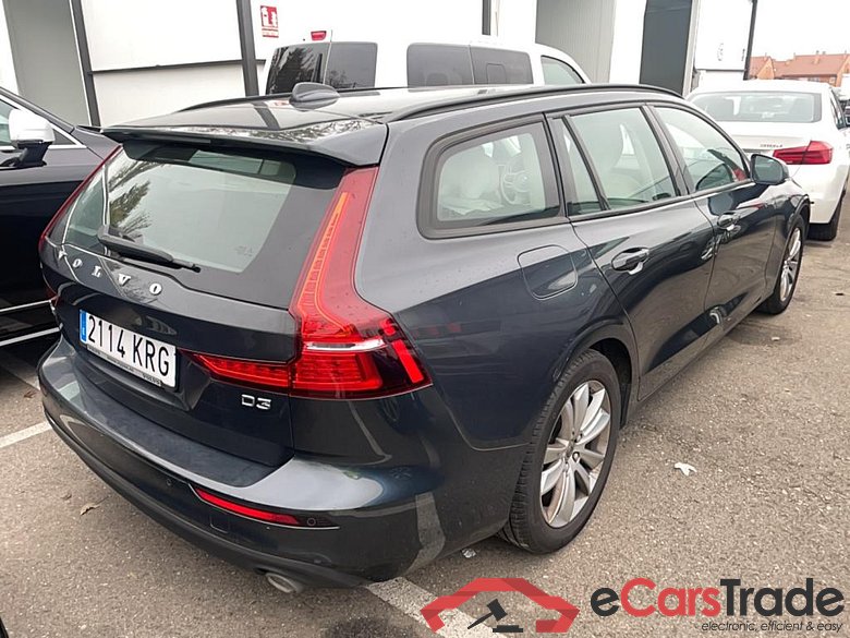 VOLVO V60 / 2018 / 5P / familiar 2.0 D3 Momentum #2