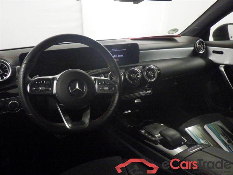 MERCEDES-BENZ CLA Shooting Brake 180 d Bns Sol. AMG #3