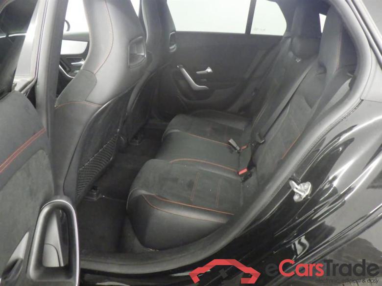 MERCEDES-BENZ CLA Shooting Brake 180 d Bns Sol. AMG #6