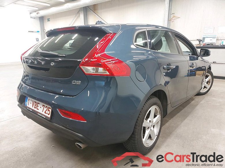Volvo V40 2.0 D2 Black Edition LED Navi KeylessGo Klima PDC ... #2