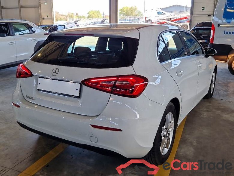 Mercedes 9 MERCEDES-BENZ CLASSE A / 2018 / 5P / BERLINA A 180 D AUTOMATIC BUSINESS #2