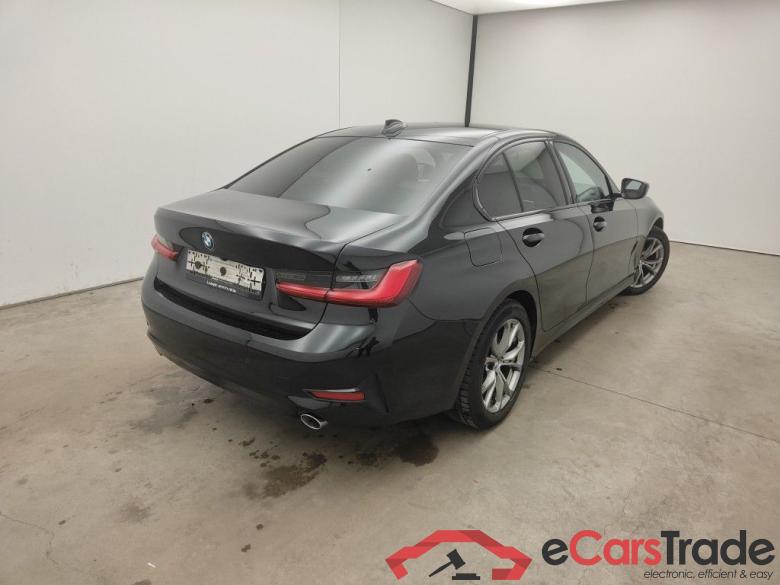 BMW 3 Reeks Berline 318dA (100 kW) 4d #3