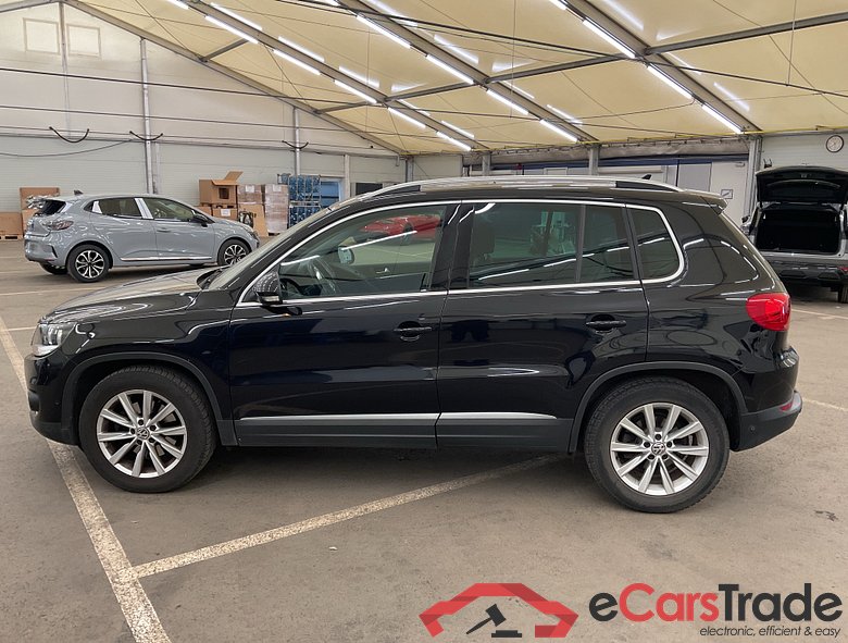 Volkswagen Tiguan 1.4 TSI BlueMotion Highline Pano Navi Sport-Leather Klima PDC .. #4