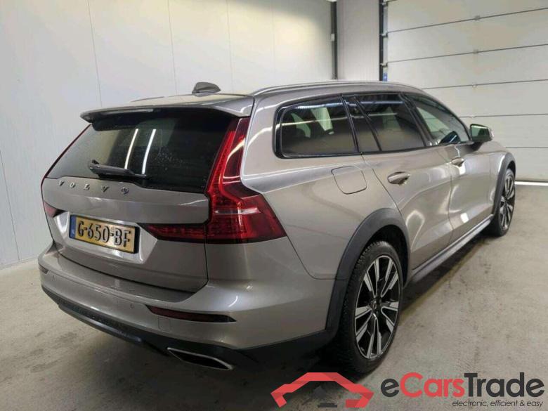 VOLVO V60 CROSS COUNTRY 2.0 T5 AWD Pro #2