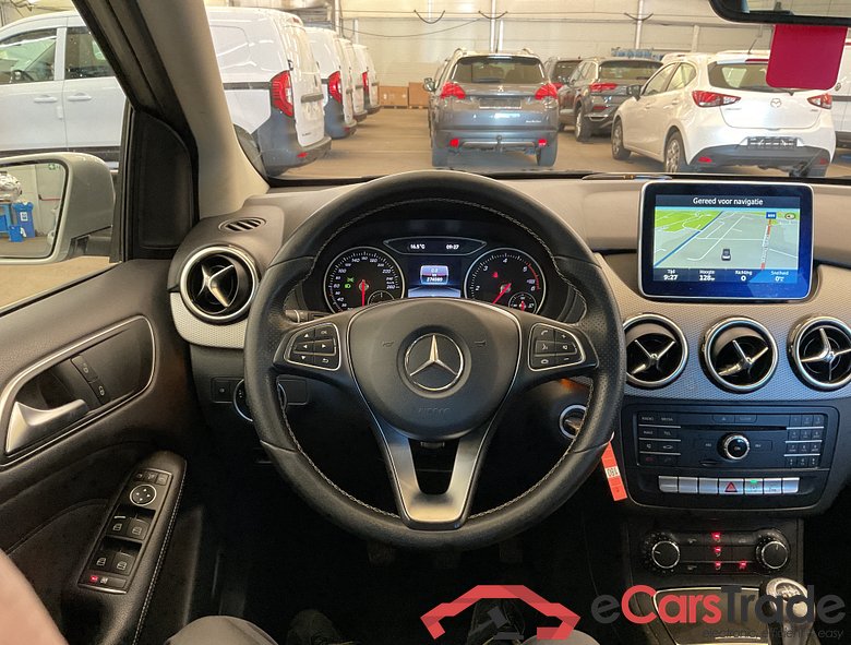 Mercedes B 180d Urban LED-Xenon Command Navi Sport-Leather Klima PDC ... #5