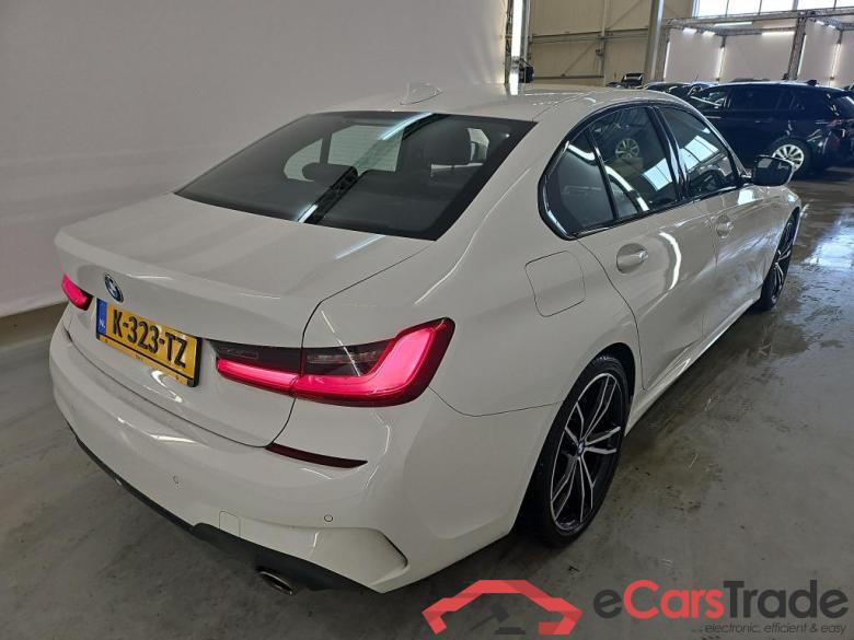 BMW 3 Serie Sedan '18 BMW 3 Serie Sedan 320iA Business Edition M Sport Plus 50 Jahre 4d #2