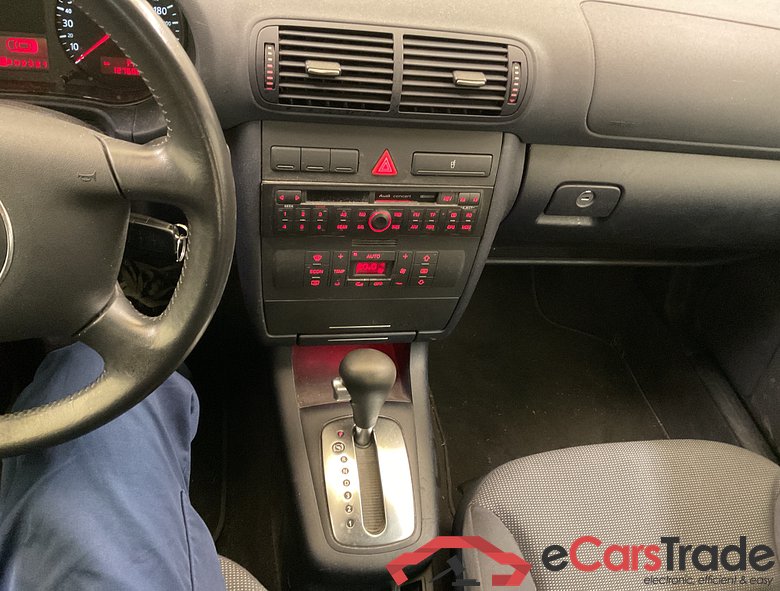 AUDI A3 1.6i Ambiente #3