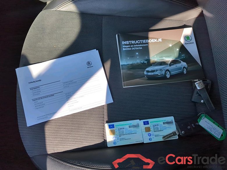 SKODA Octavia Combi 110 kW #6