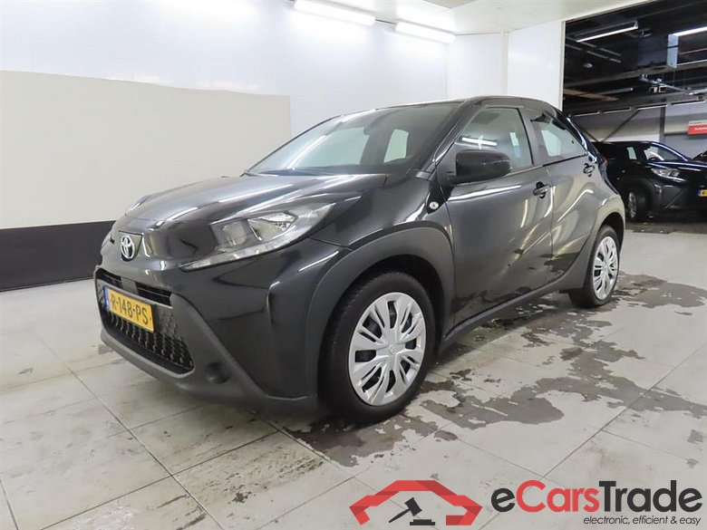 TOYOTA Aygo X 1.0 VVT-i MT Play #1