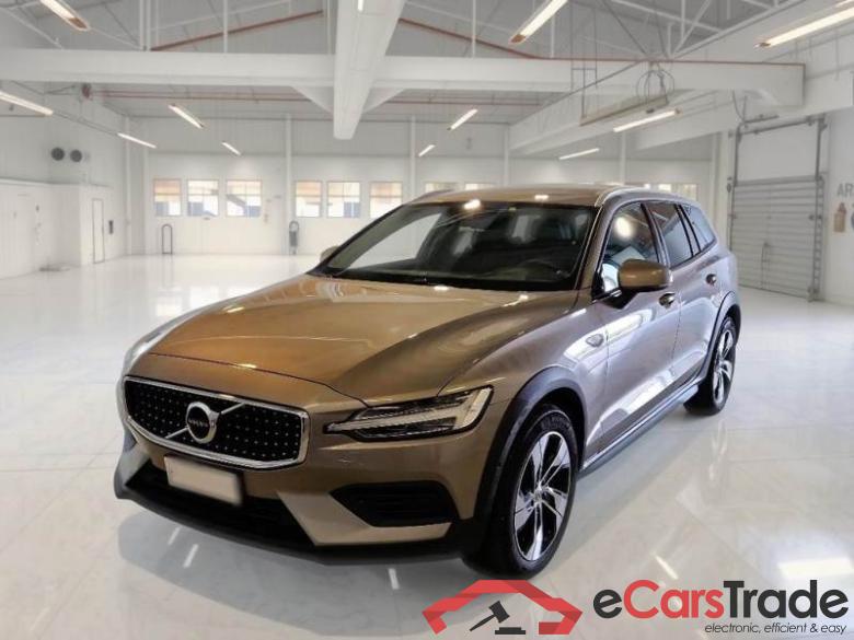 Volvo 9 VOLVO V60 CROSS COUNTRY / 2019 / 5P / STATION WAGON B4 D AWD AUTOM. CR. COUNTRY BUSINESS PRO #1