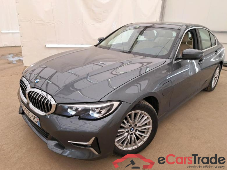 BMW 330e 292ch Luxury BVA8 Hybride BMW Série 3 Berline / 2018 / 4P / Berline 330e 292ch Luxury BVA8 Hybride