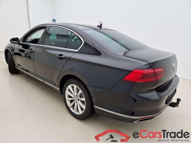 Volkswagen Passat 1.6 TDI Elegance Aut. Pano LED-Matrix Navi Sport-Leather KeylessGo Camera Klima PDC ... #4