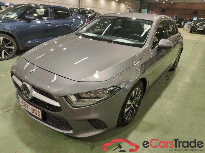 MERCEDES-BENZ A-CLASS 1.3 A 180 ESSENTIAL LINE DCT