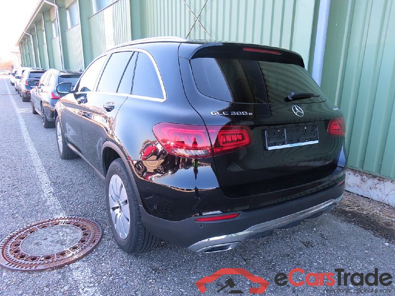 Mercedes GLC ´15 GLC -Klasse GLC 300 e 4Matic (253.953) 2.0 235KW AT9 E6d #3