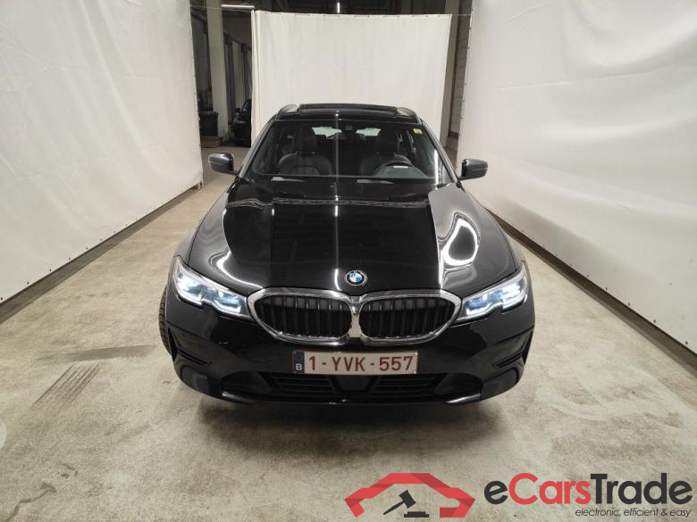BMW 3 Reeks Touring 330e xDrive (215 kW) 5d