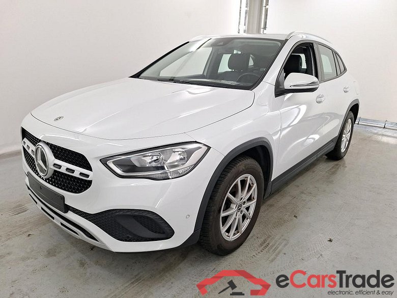 MERCEDES-BENZ GLA 2.0 GLA 180 D DCT Business Solution Essential Plus #1