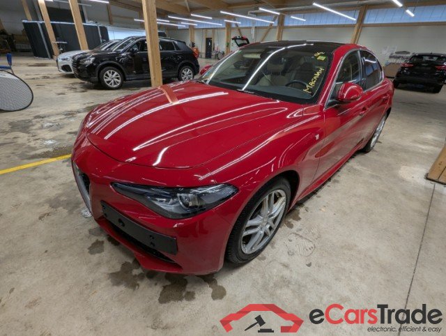 AlfaRomeo Giulia ´16 Giulia Lusso Ti 2.0 Turbo 147KW AT8 E6d #1