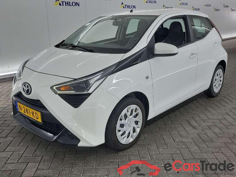 TOYOTA Aygo 1.0 VVT-i x-play 5D 53kW