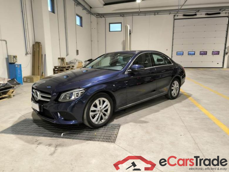 Mercedes 81 MERCEDES-BENZ CLASSE C / 2018 / 4P / BERLINA C220 D SPORT PLUS AUTO