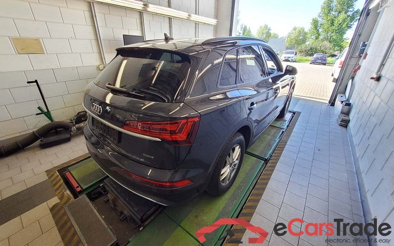 Audi Q5 (FYG)(06.2020->) DE - SUV5 40 2.0 TDI quattro EU6d, basis (EURO 6d), (Facelift) 2020 - 2024 #3