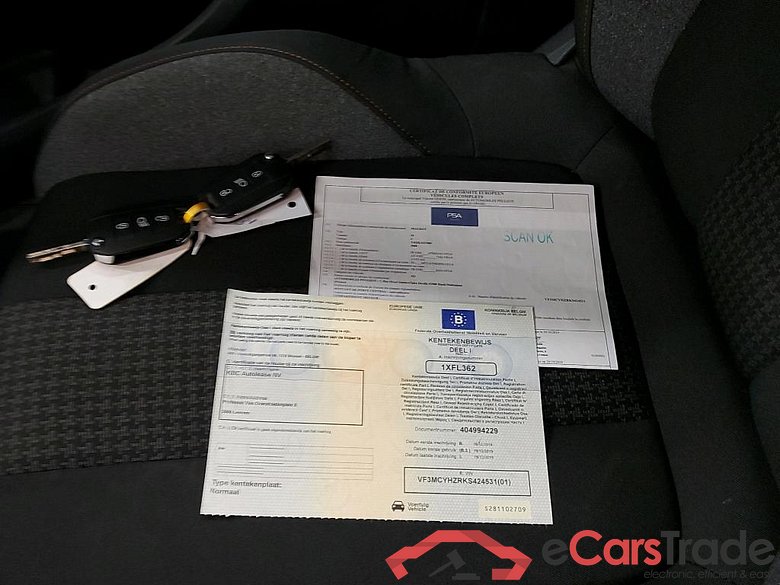 PEUGEOT - PEU 5008 BlueHDi 130PK EAT8 Active With Heated Seats & Connect & DAB #4