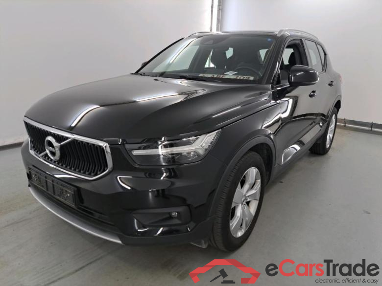 VOLVO XC40 1.5 T2 MOMENTUM PRO