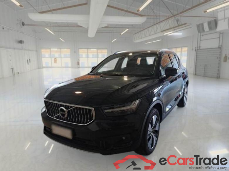 Volvo 228 VOLVO XC40 / 2017 / 5P / SUV T5 PLUG-IN HYBRID AUTO RECH INSCRIP EXPR