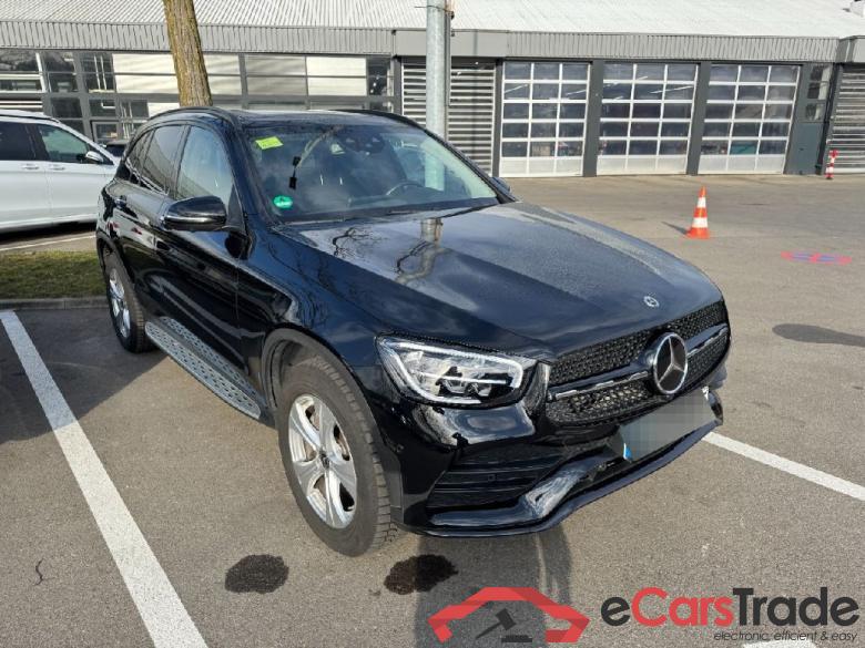 Mercedes GLC ´15 GLC -Klasse GLC 300 de 4Matic (253.911)AMG 2.0 AMG Line 225KW AT9 E6d #2