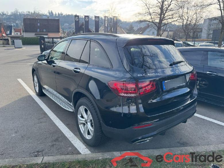 Mercedes GLC ´15 GLC -Klasse GLC 300 de 4Matic (253.911)AMG 2.0 AMG Line 225KW AT9 E6d #3
