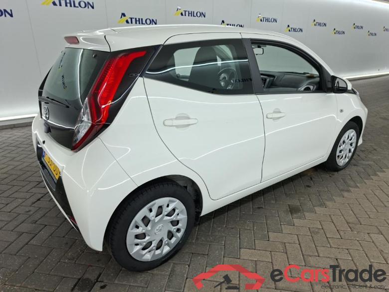 TOYOTA Aygo 1.0 VVT-i x-play 5D 53kW #3