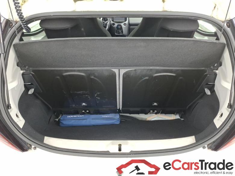 TOYOTA Aygo 1.0 VVT-i x-play 5D 53kW #5