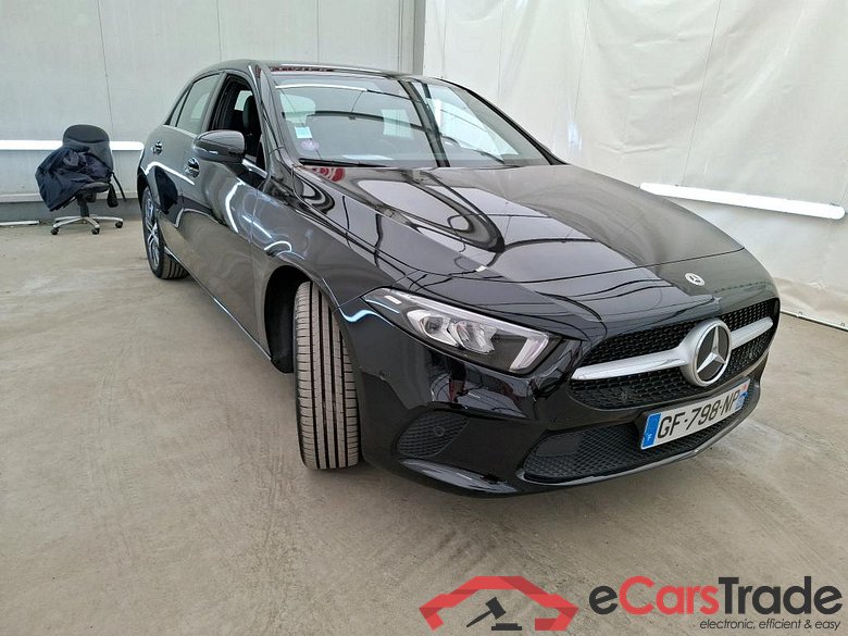 Mercedes A 250 e Business Line 8G-DCT MERCEDES-BENZ Classe A Compact / 2018 / 5P / Berline A 250 e Business Line 8G-DCT #4