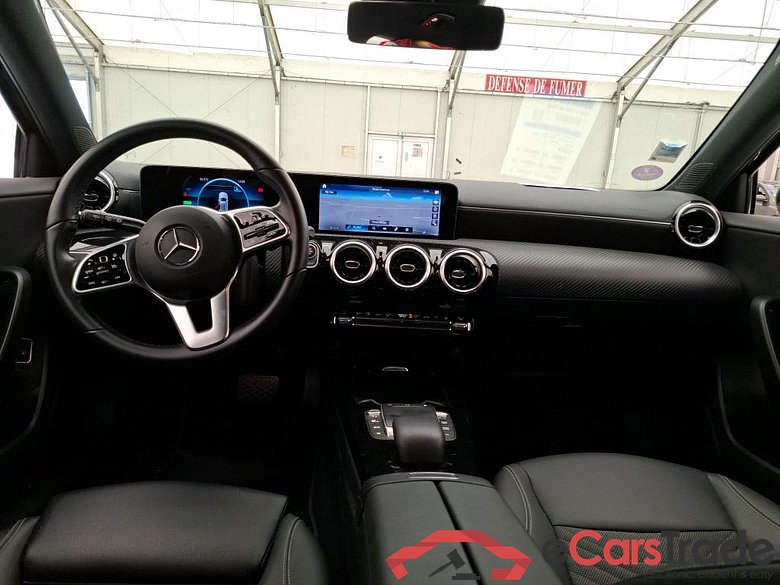 Mercedes A 250 e Business Line 8G-DCT MERCEDES-BENZ Classe A Compact / 2018 / 5P / Berline A 250 e Business Line 8G-DCT #5