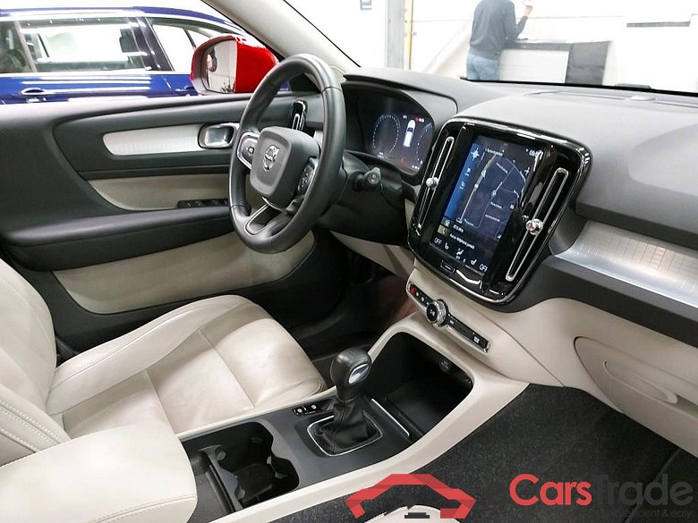 VOLVO - VOL XC40 D3 150PK Momentum Pro Pack Xenium With Arianne Leather & Winter & Park Assist #3