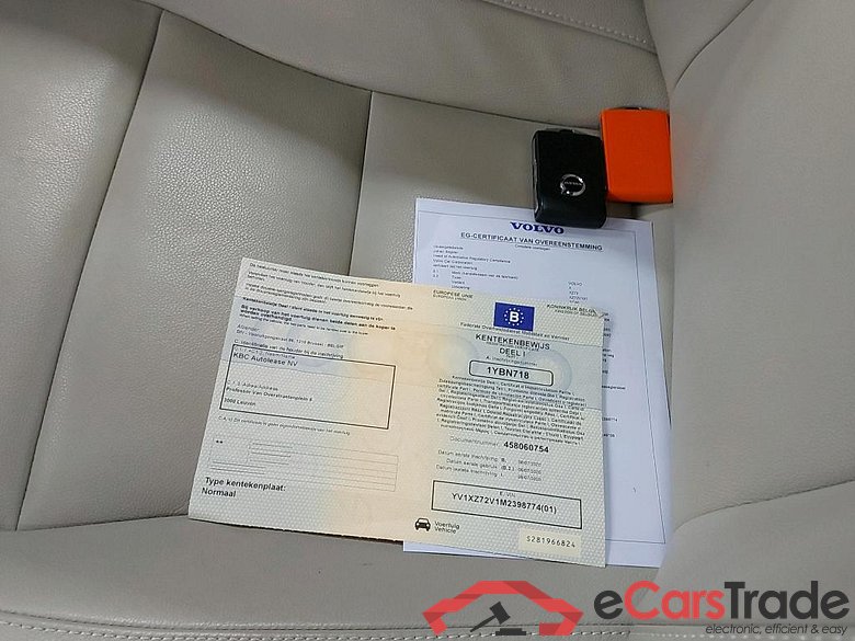 VOLVO - VOL XC40 D3 150PK Momentum Pro Pack Xenium With Arianne Leather & Winter & Park Assist #4