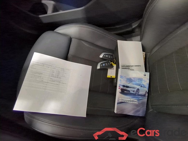 BMW 3-Serie ´18 Baureihe 3 Lim. 330 e Sport Line 2.0 185KW AT8 E6d #3