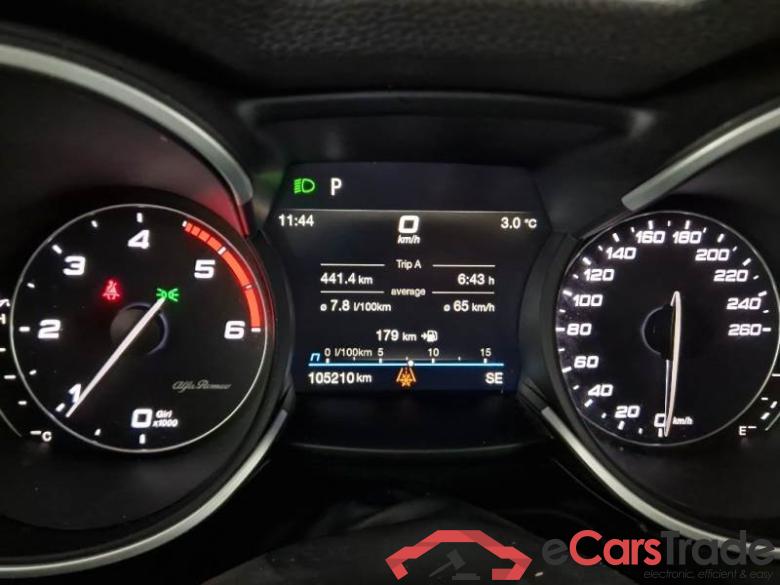 AlfaRomeo 2.2 BUS ALFA ROMEO STELVIO / 2017 / 5P / SUV 2.2 TURBO DIESEL 190CV BUSINESS AT8 Q4 #4