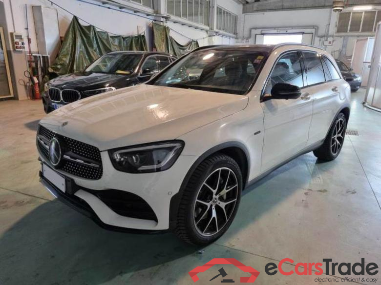 Mercedes 67 MERCEDES-BENZ GLC / 2019 / 5P / SUV 300 E 4MATIC PLUG-IN HY. PREMIUM PLUS A.