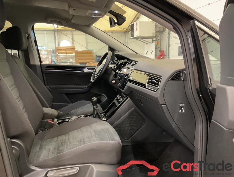 VOLKSWAGEN Touran Touran Highline 1.6 TDI SCR 85 kW (115 ch) 6 vitesses manuel #6