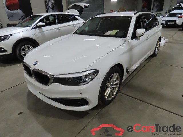 BMW 5-Serie Touring ´16 Baureihe 5 Touring 520d Sport Line 2.0 140KW AT8 E6dT #1