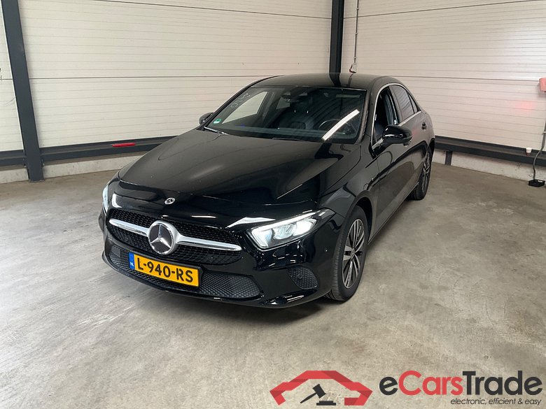 MERCEDES-BENZ A-KLASSE 250 e Bns Sol Luxury #1