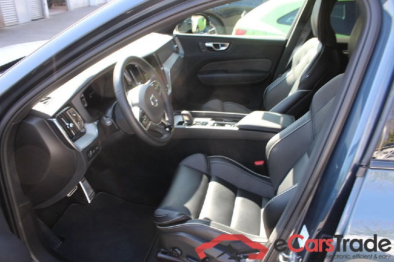 Volvo XC60 ´17 XC60 R Design Recharge Plug-In Hybrid AWD 2.0 T6 251KW AT8 E6d #4