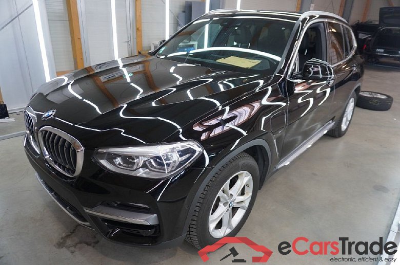 BMW X3 ´17 Baureihe X3 xDrive 30 e Luxury Line 2.0 215KW AT8 E6d #1