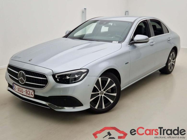 Mercedes E300de Facelift Hybrid Aut. LED-Xenon Widescreen Navi Ambient Sport-Leather KeylessGo Сamera Klima PDC ... #1