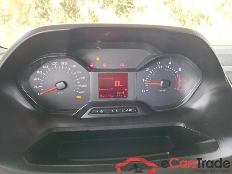 Peugeot Pro Standard 600kg BlueHDi 73kW (AC) PEUGEOT Partner / 2018 / 3P / furgón derivado de turismo Pro Standard 600kg BlueHDi 73kW (AC) #4