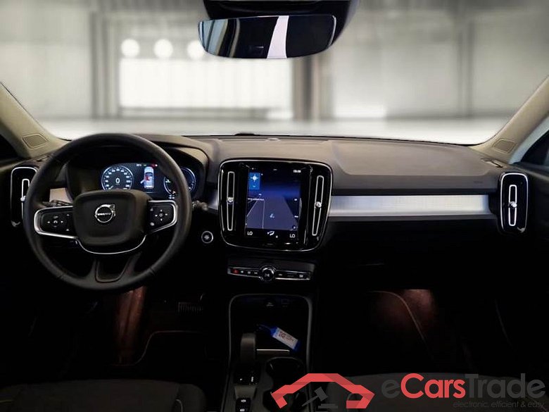 VOLVO XC40 / 2017 / 5P / SUV T5 PLUG-IN HYBRID AUTO RECH INSCRIP EXPR #3