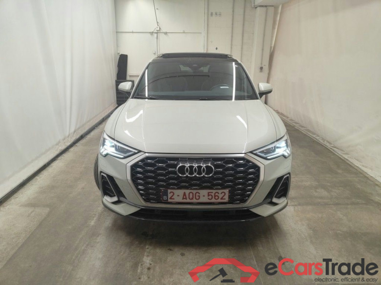 Audi Q3 Sportback 45 TFSI e S tronic S Line 5d #5