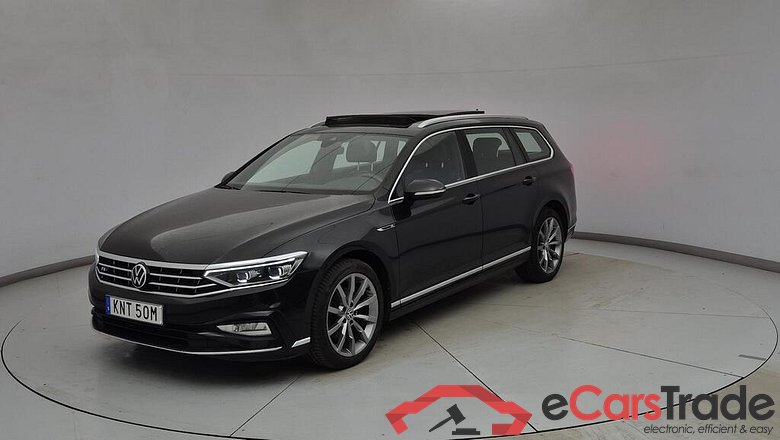 Vw Panorama, r-line, navigation, 360-kamera, dragkrok, parkeringsvärmare PASSAT SPORTSCOMBI 2.0 TDI DPF SCR 4MOTION #1